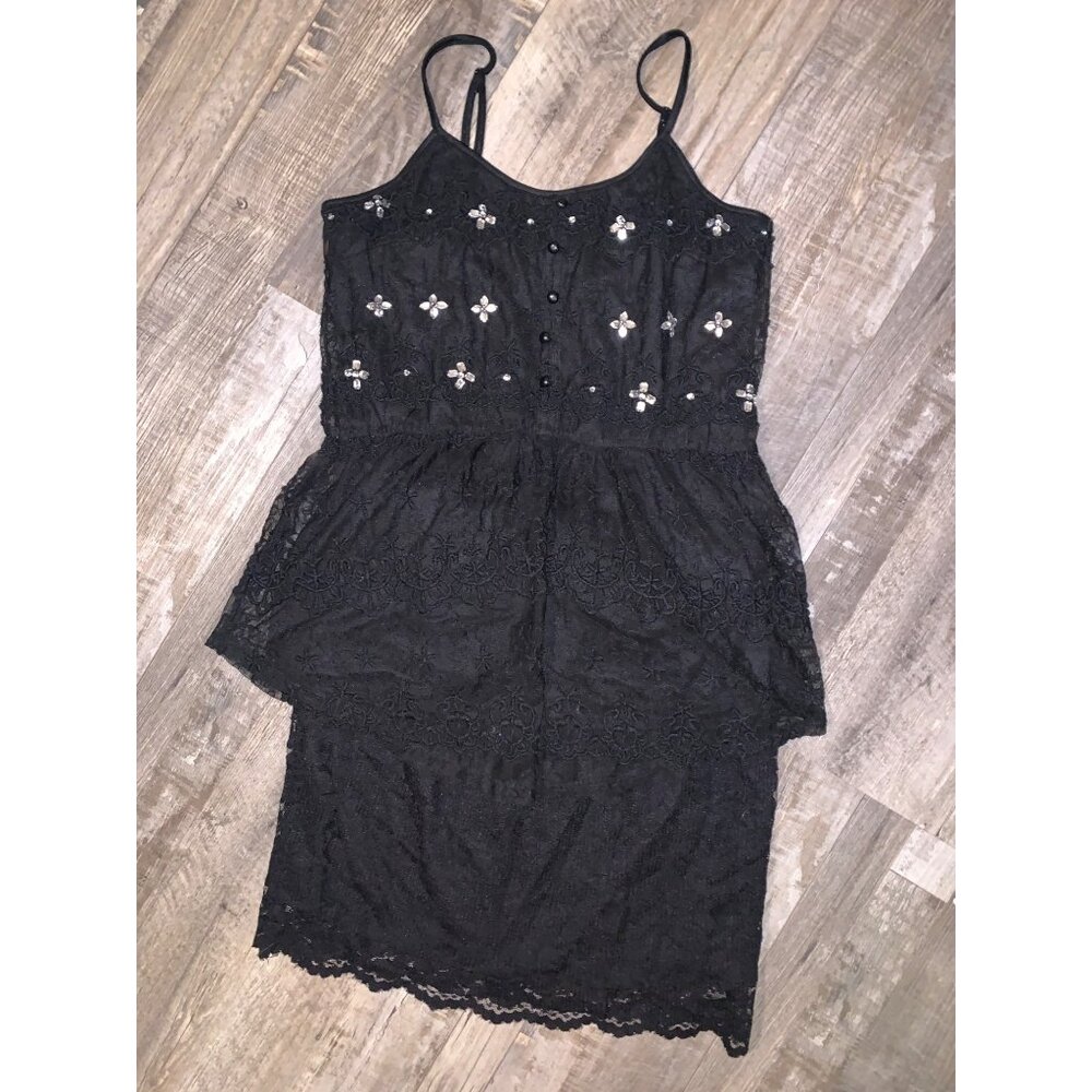 Black Lace Sleeveless outfit With Floral Embellishments XS elastic skirt M top
